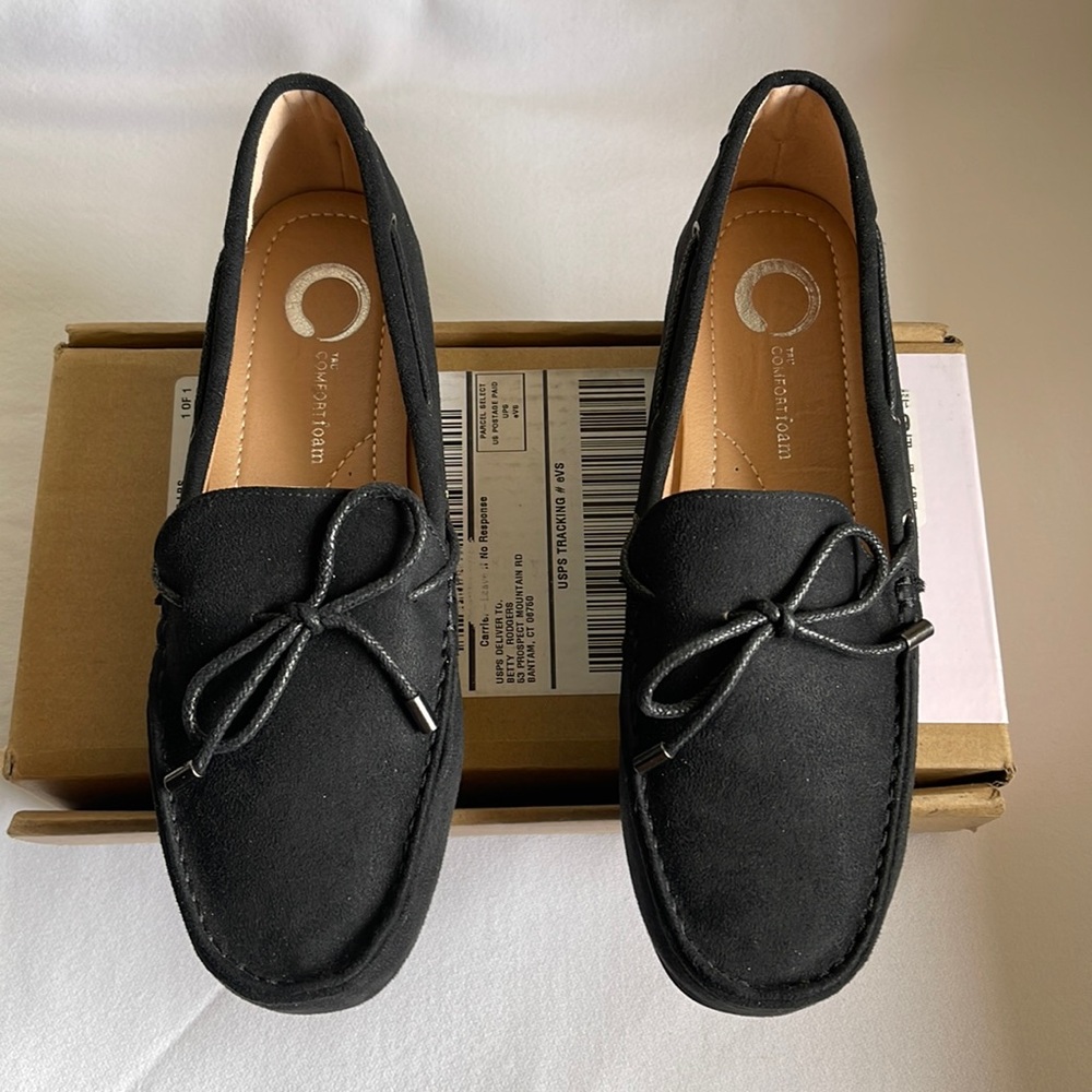 Journee Collection Women’s Thatch Black Loafers Size 6.5. Brand New With box.